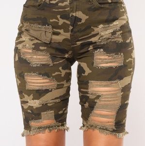 Camo Bermuda shorts